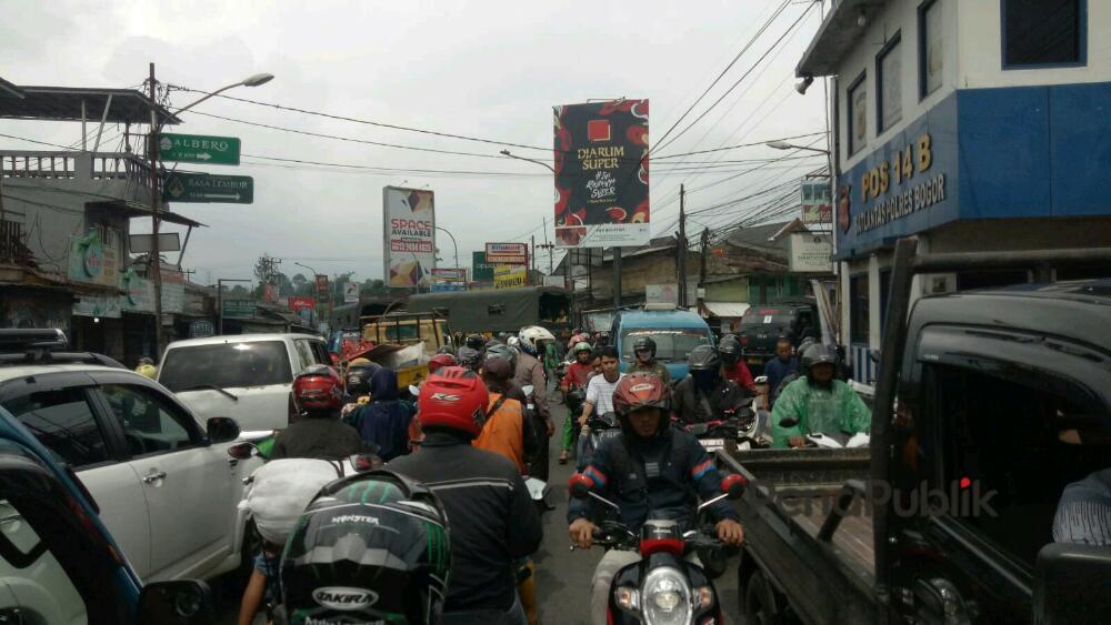 Banjir di Tol, Pengguna Jalan Terjebak Macet