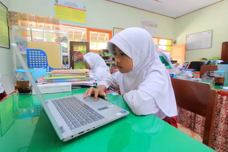 Seskab Teddy: Percayalah, Sekolah Rakyat Dibuat buat Anak-anak Lebih Sejahtera
