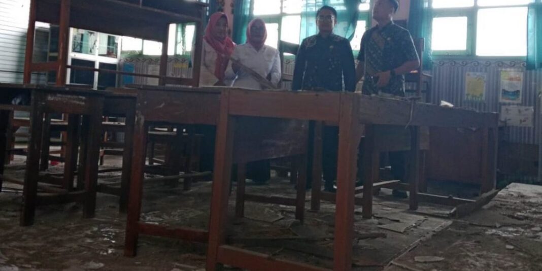 Ribuan Ruang Kelas Rusak