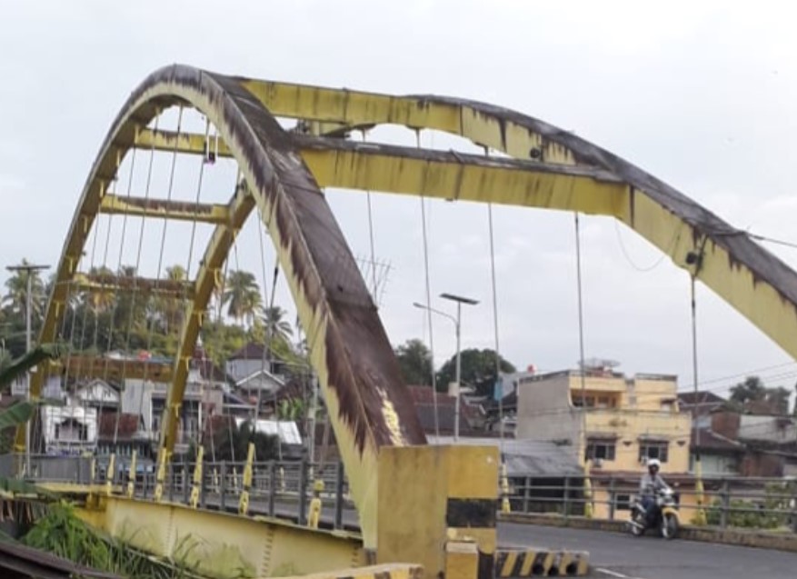 Kondisi Jembatan Penyeberangan Orang di Cilegon Memprihatinkan