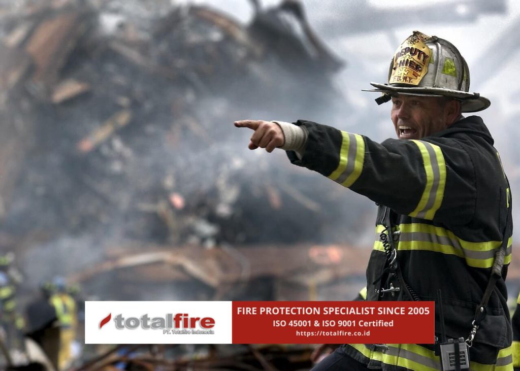 Memadamkan Kebakaran di Pabrik Furniture Selama 24 Jam