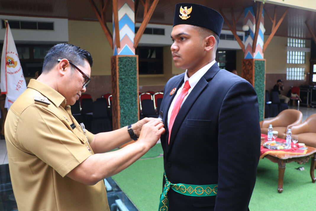 Wali Kota Tangerang Serahkan Bantuan Rp918,5 Juta