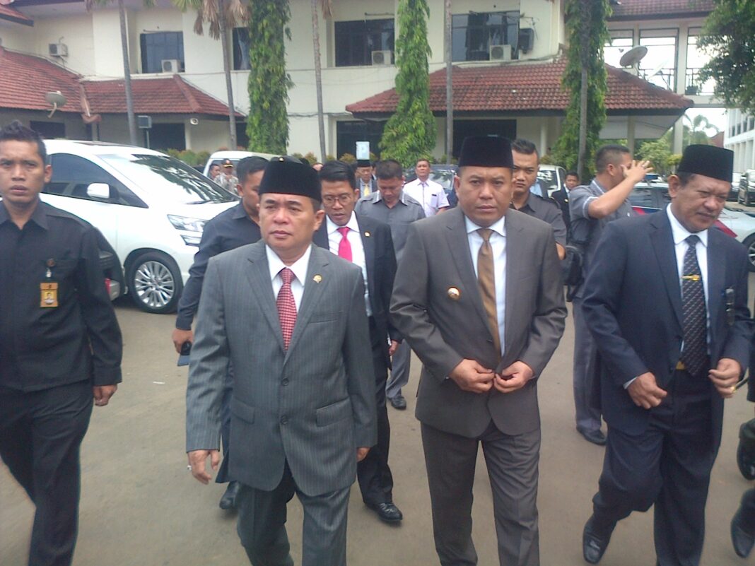 Warga Rancapinang Demo BPN Pandeglang, Protes Soal Lahan