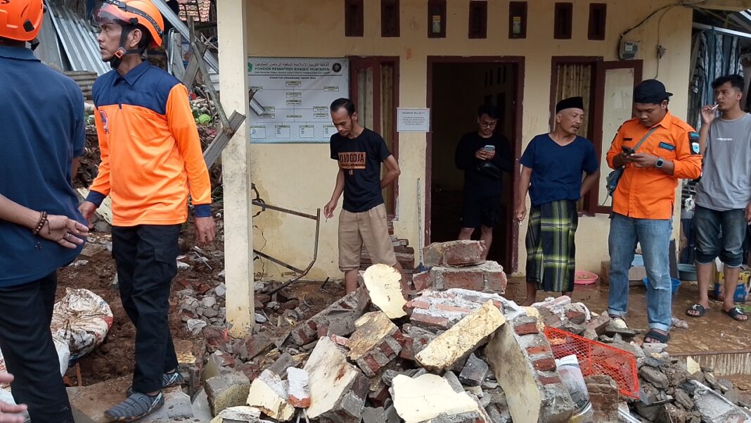 Rumah Guru Ngaji di Kibin Tak Layak Huni