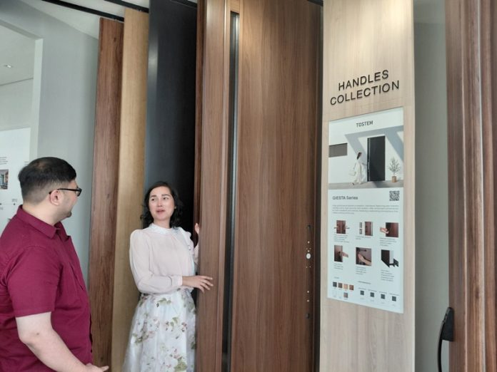 Ventilasi dan Pintu Aluminium TOSTEM Asal Jepang