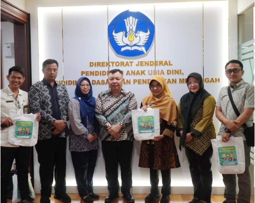 Generasi Cerdas: Bupati Pandeglang Kunjungi Kemendikdasmen