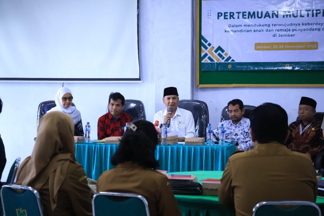 Kepala Biro AUPK UIN KHAS Jember Hadiri Pelantikan PPPK Tahap II dan Penyerahan SK Paruh Saat