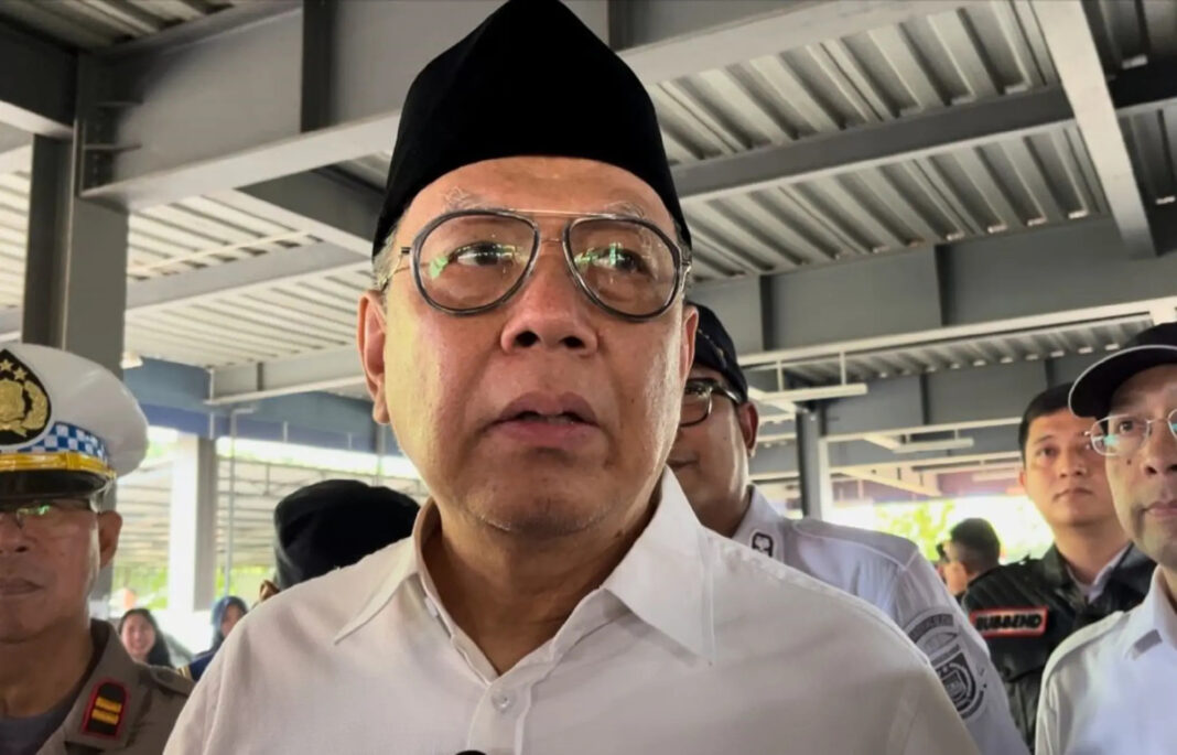 Gubernur Banten Bagikan Toren Pengolah Sampah di Tangsel