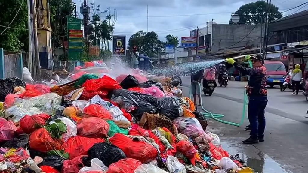 KLH Desak Tangsel Perbanyak Bank Sampah dan TPS 3R