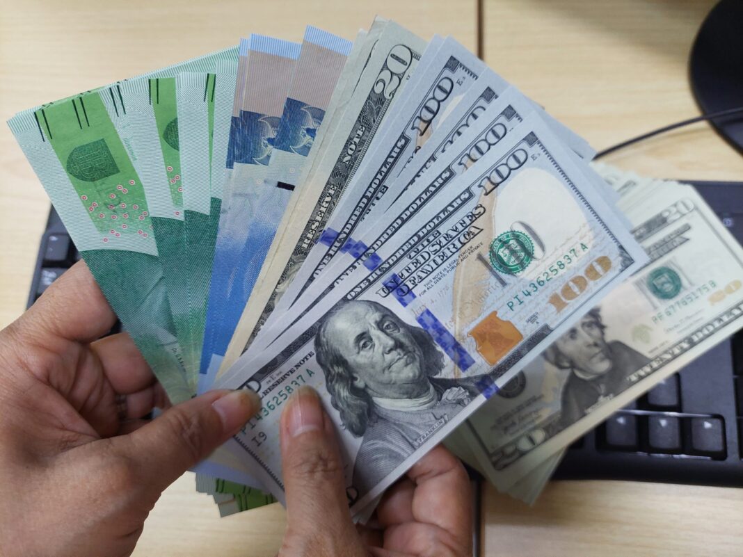 Rupiah Lanjut Melemah