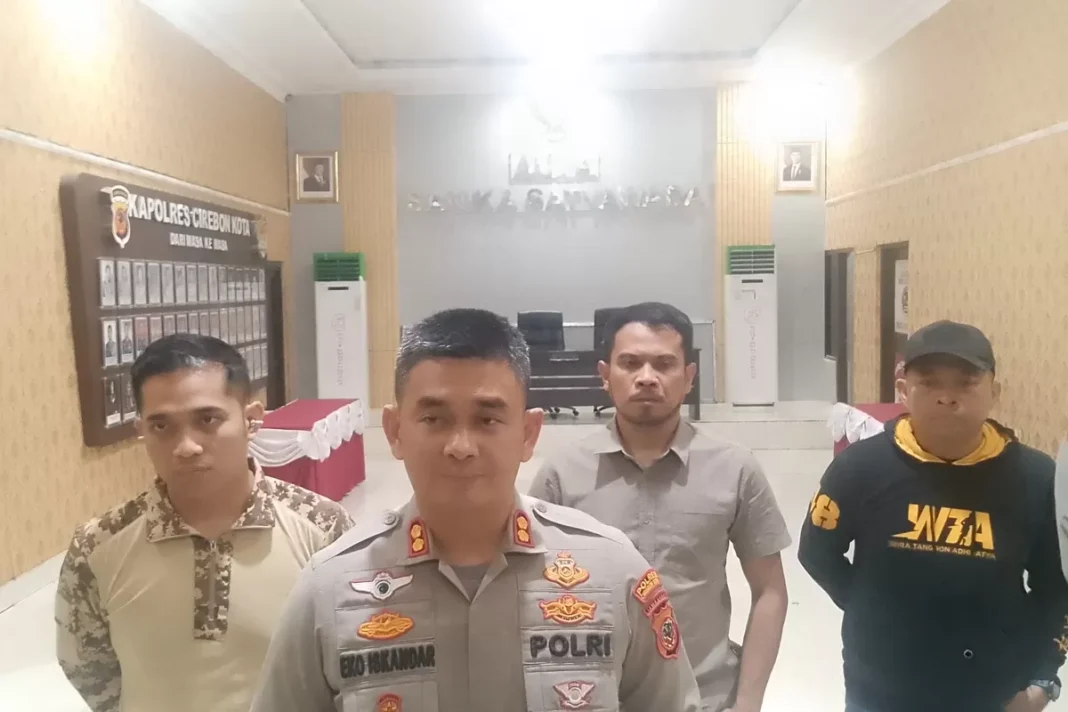 Viral Video Dugaan Pesta LGBT di Cirebon, 2 Laki-laki Ditangkap