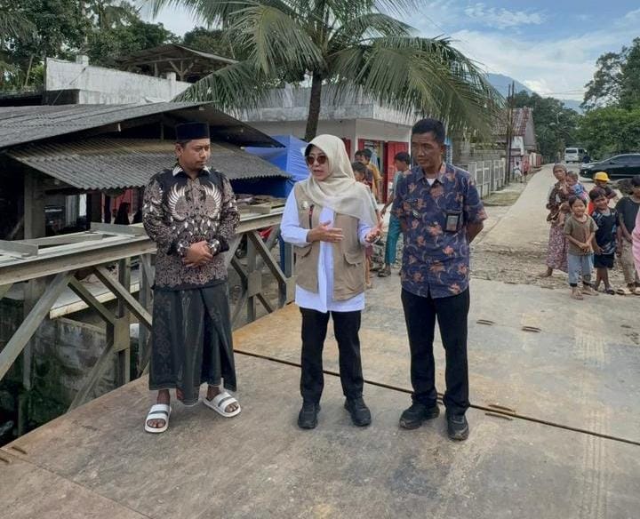 Bupati Dewi Usulkan Pemasangan Jembatan Bailey