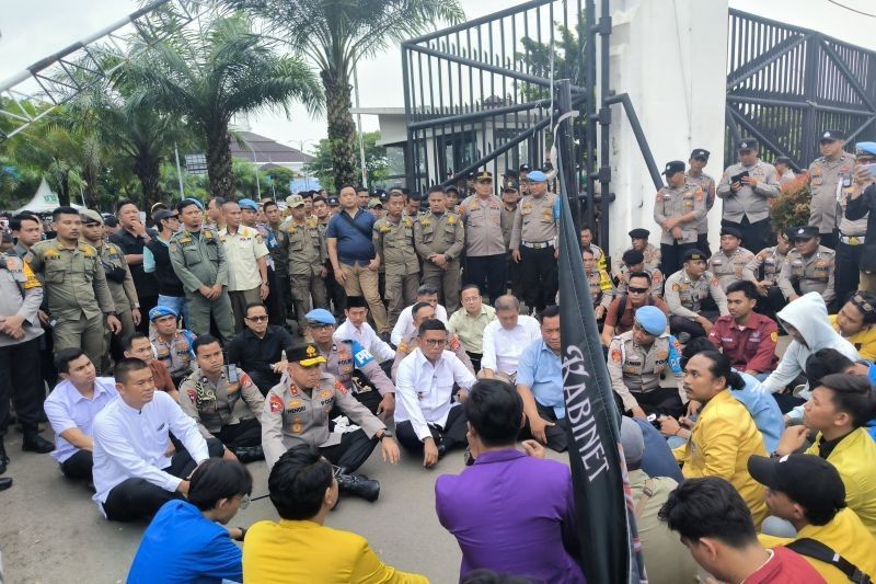 Gubernur Andra Soni Pastikan Jalan di Banten Mulus