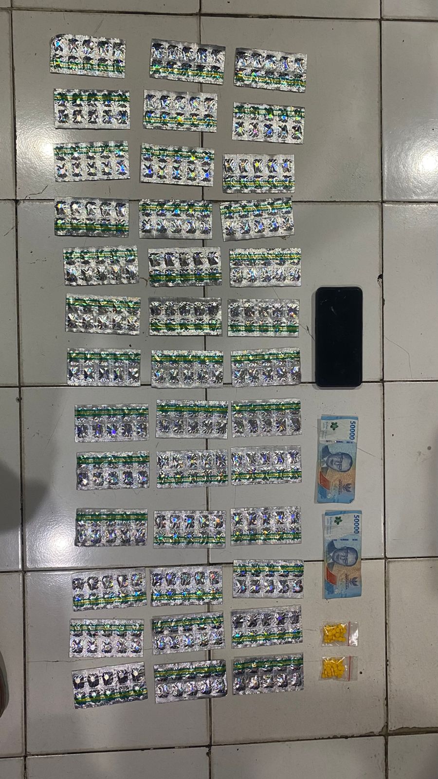 Laporan Penduduk Bongkar Peredaran Obat Keras Ilegal