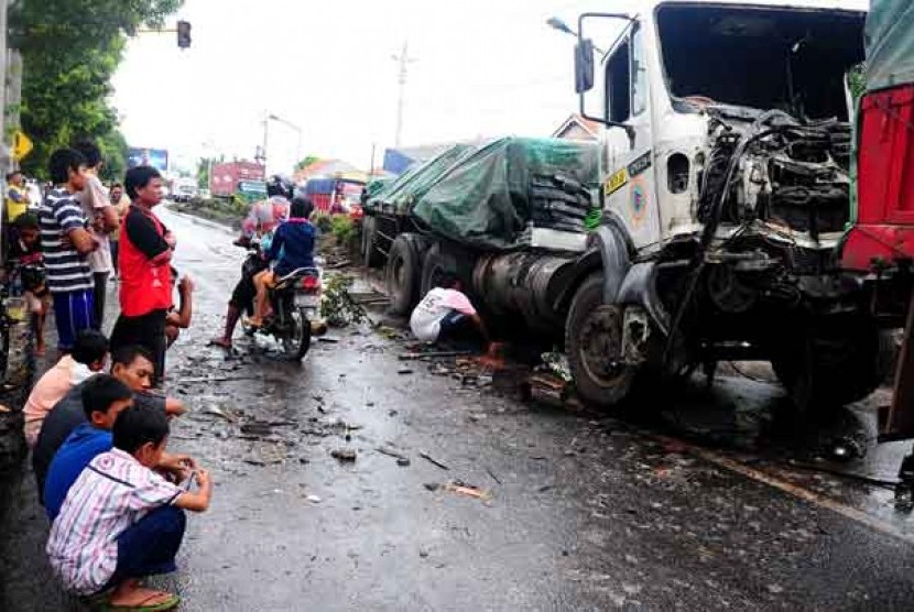 Pengendara Motor Tewas Kecelakaan