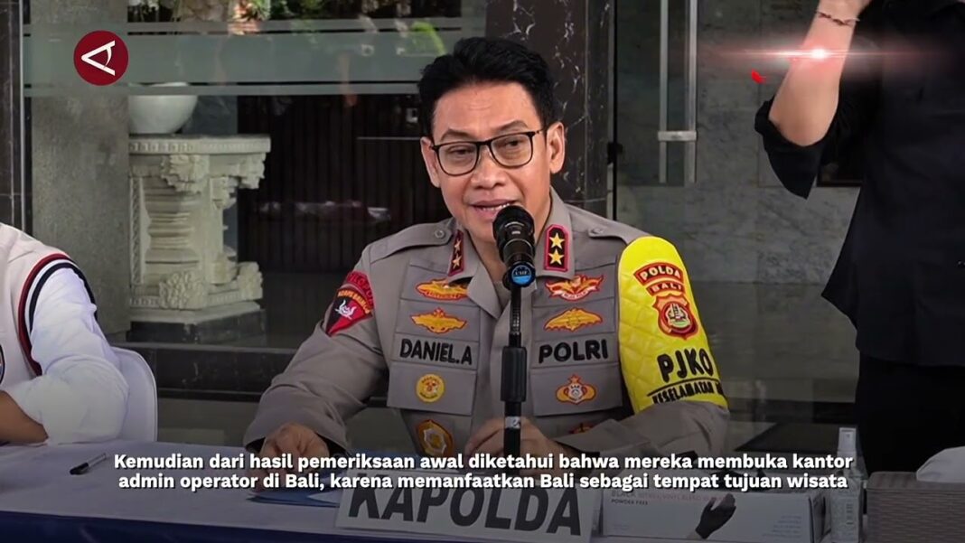 Polisi Identifikasi Laki-laki Tempelkan Stiker QR Judi Online di Jaksel