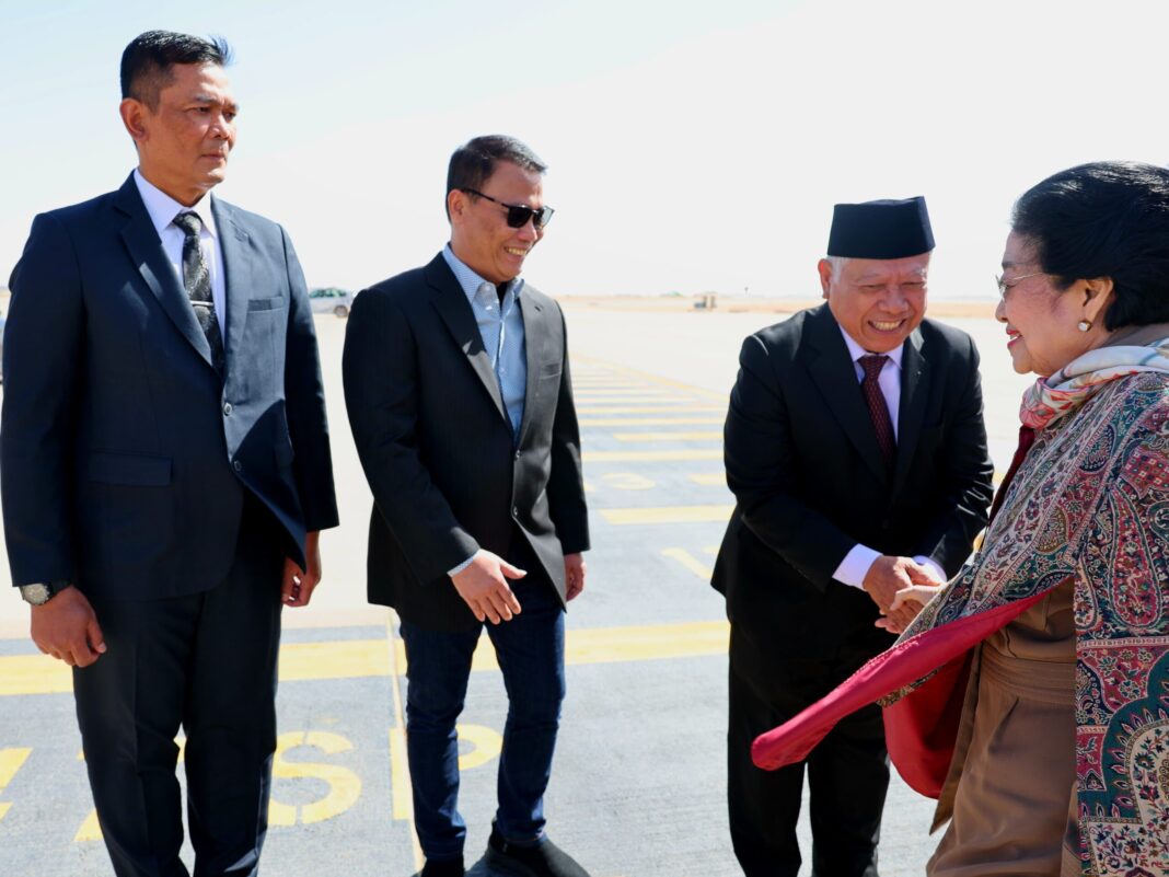 Potret Megawati Terima Doktor HC dari Kampus Wanita Terbesar di Internasional